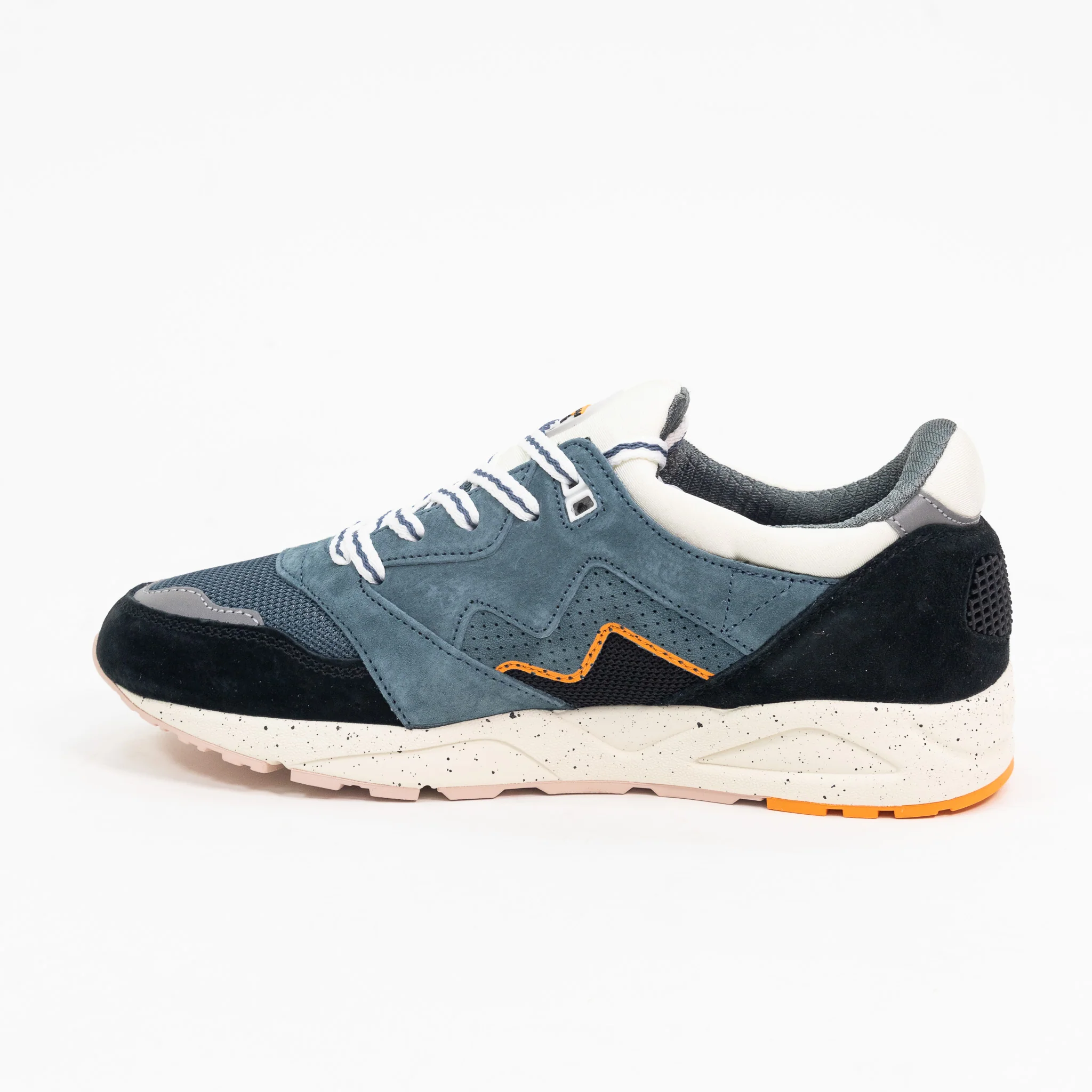Karhu Aria 95 - Jet Black/Stormy Weather - Image 4